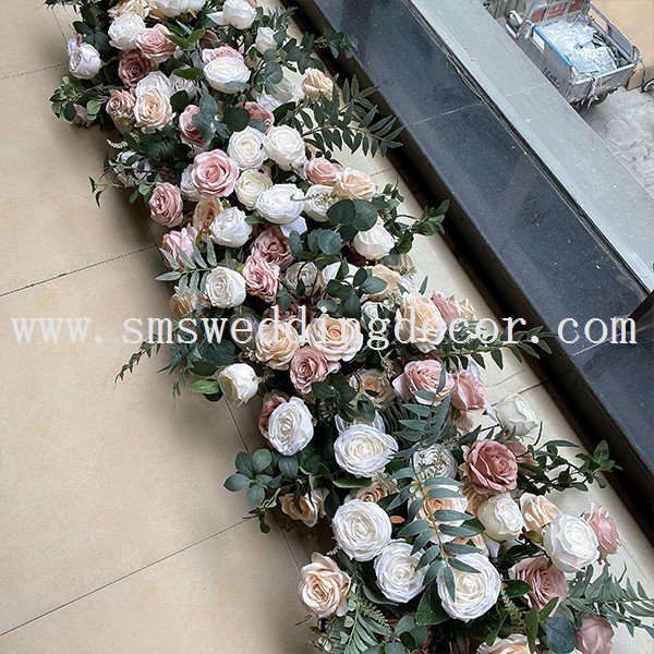 floral arrangement table runner