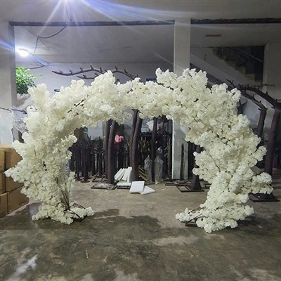 Arche de fleurs de cerisier